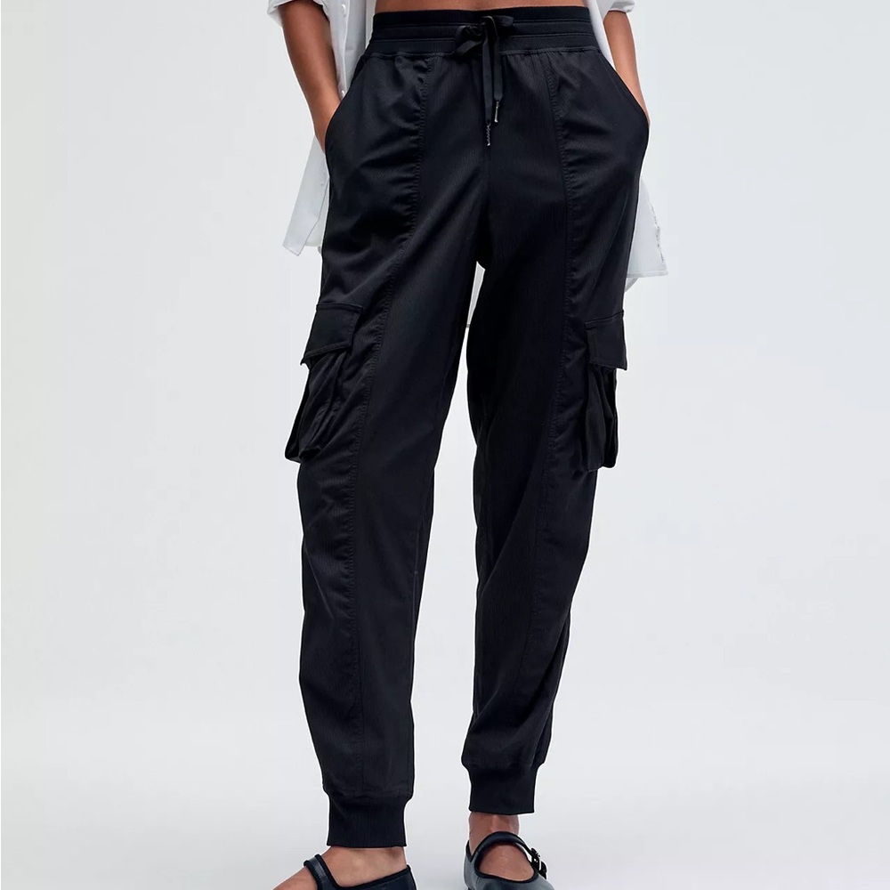 Lululemon Dance Studio Relaxed-Fit Mid-Rise Cargo Joggers